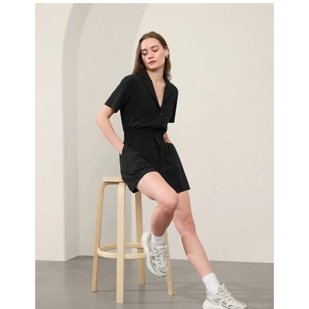 NWOT ATHLETA Avenue Button‎ Up Romper Women's Size XS Black